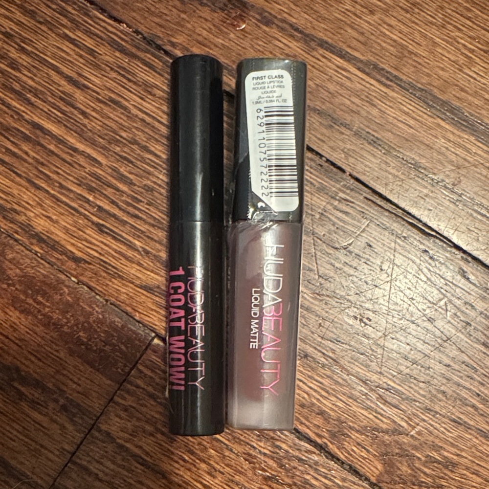 HUDA BEAUTY Liquid Matte Lipstick & 1 Coat Wow! Gloss - Mauve Taupe